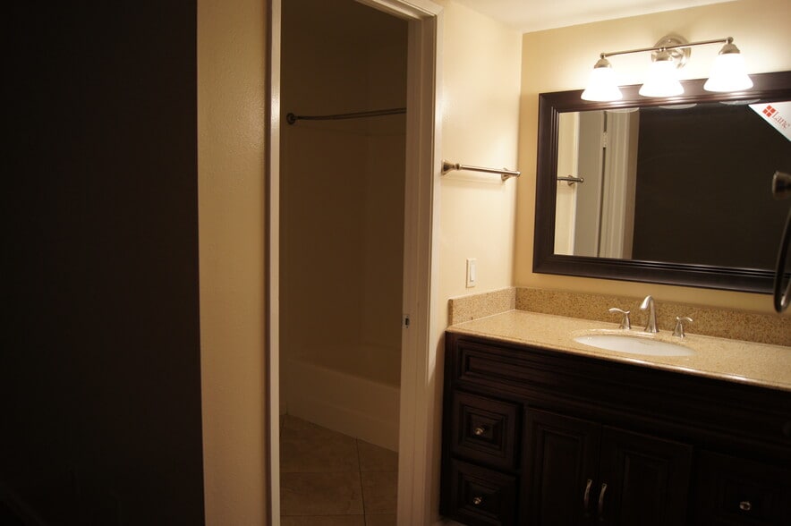 Building Photo - 26052 Serrano Ct