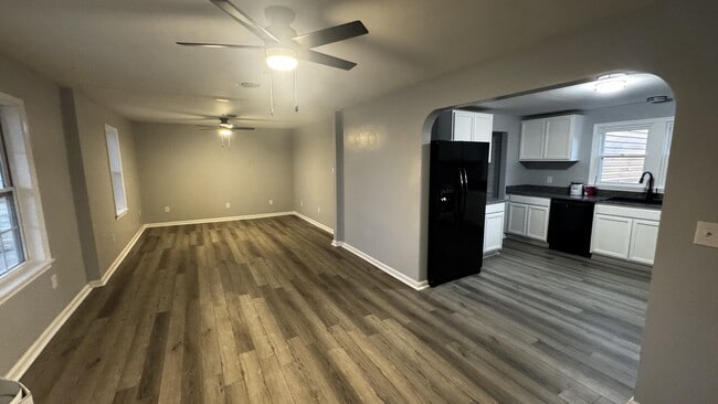 Building Photo - 126 Connector Rd