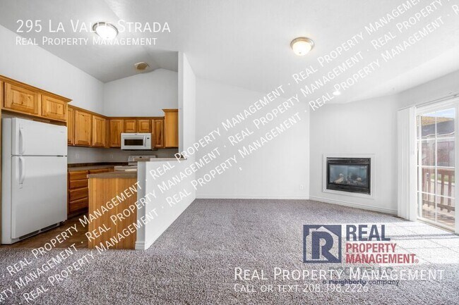 Building Photo - 295 La Valle Strada