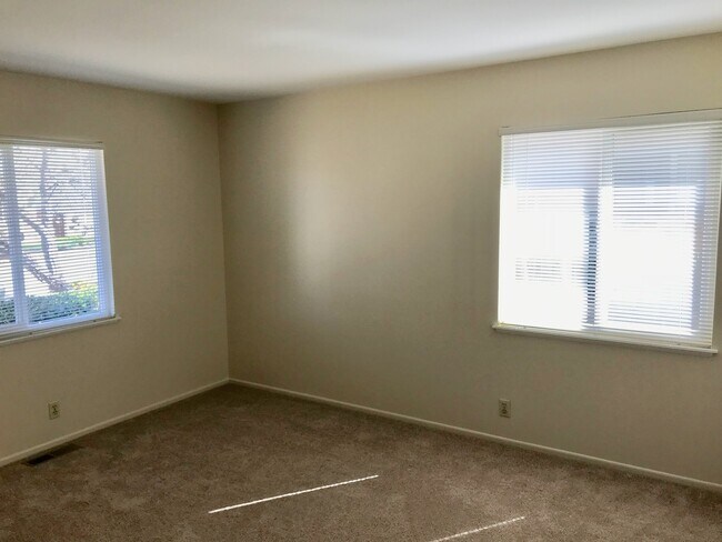 Building Photo - 1230 Lynn Way