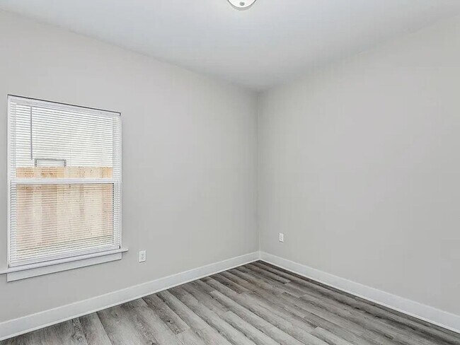 Building Photo - 3604 W 45th St S