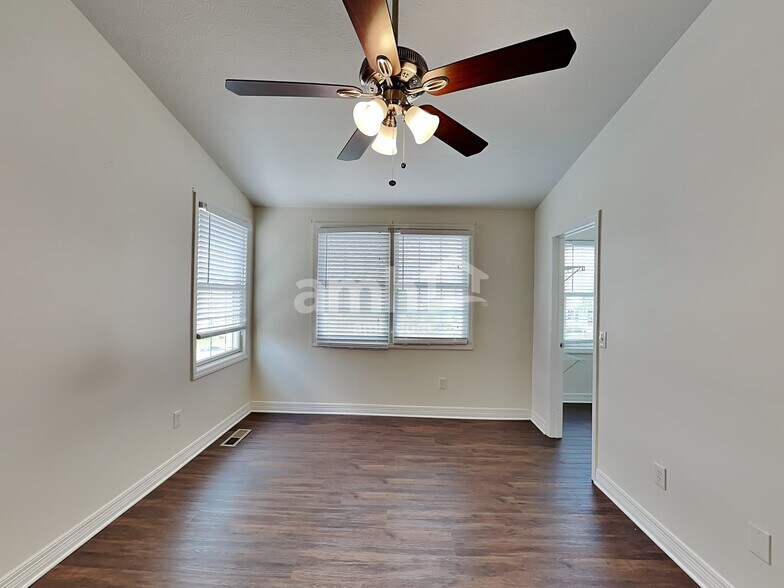 Building Photo - 761 Orwell St