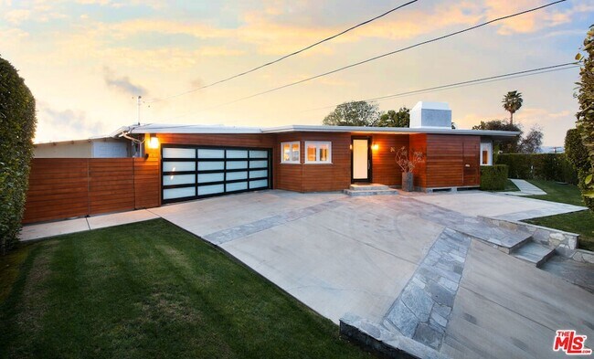 Building Photo - 3921 Cody Rd