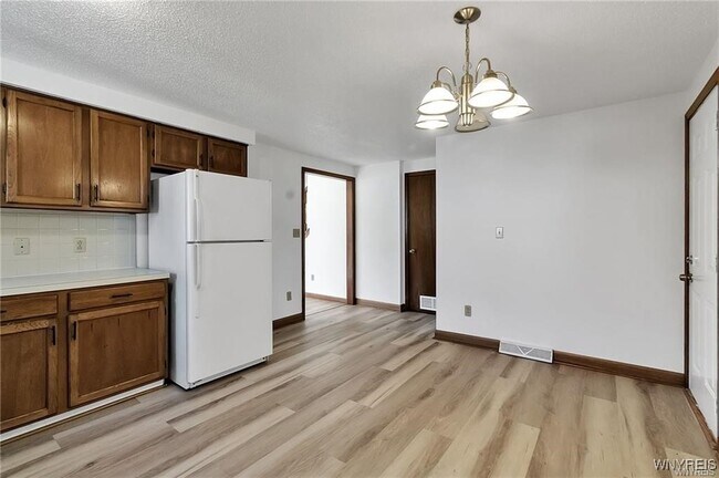 Building Photo - 276 Tennyson Terrace