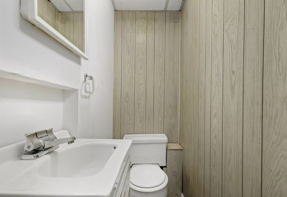 Building Photo - 5612 Massachusetts Ave