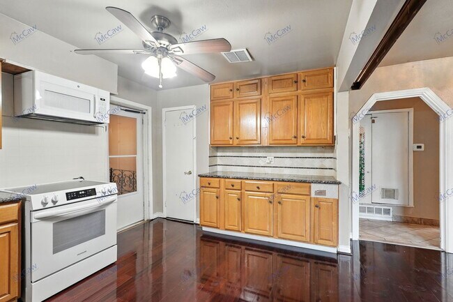Building Photo - 10705 Coogan Dr