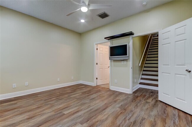 Building Photo - 6101 Lanshire Dr