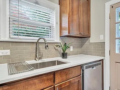 Building Photo - 823 Windsor Ave SW