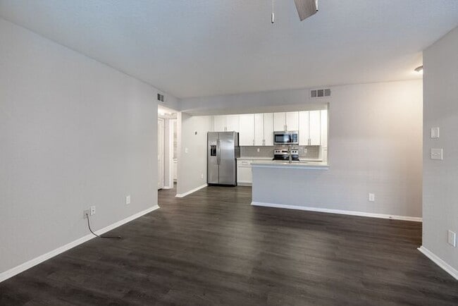 Building Photo - Luxurious 1-Bedroom Apartment in Atlanta’s Upper Westside | In-Home Washer & Dryer