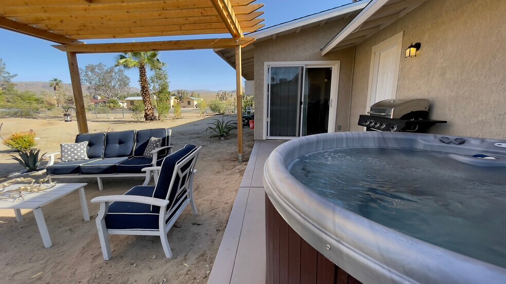 Building Photo - 6707 Palo Verde Ave