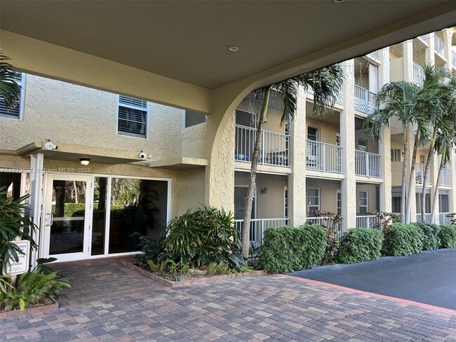 Building Photo - 950 Ponce De Leon Rd