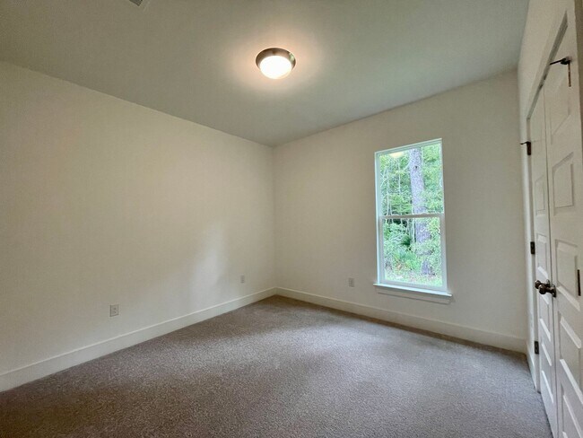 Building Photo - 9674 Brookfield Ave
