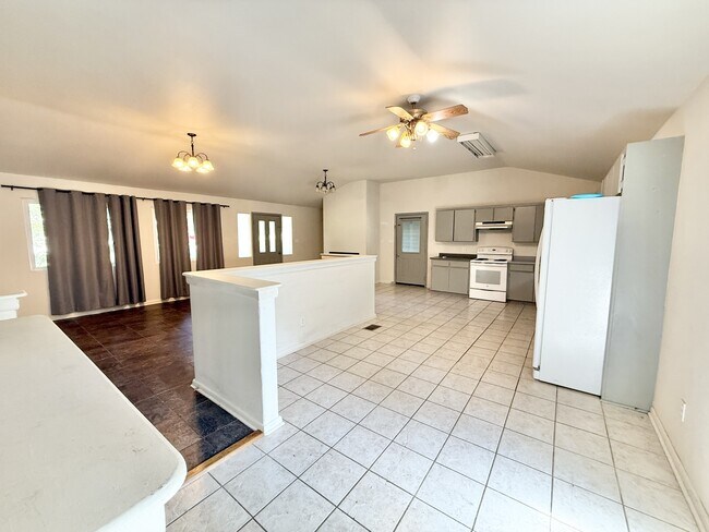 Building Photo - 207 Brantley Cir