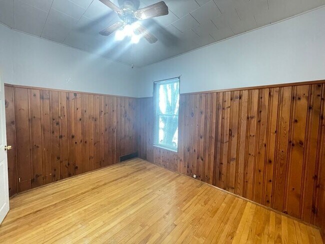 Building Photo - 121 Cypress St