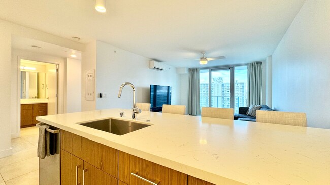 Building Photo - AVAILABLE NOW!! Furnished 1 Bedroom, 1 Bat...