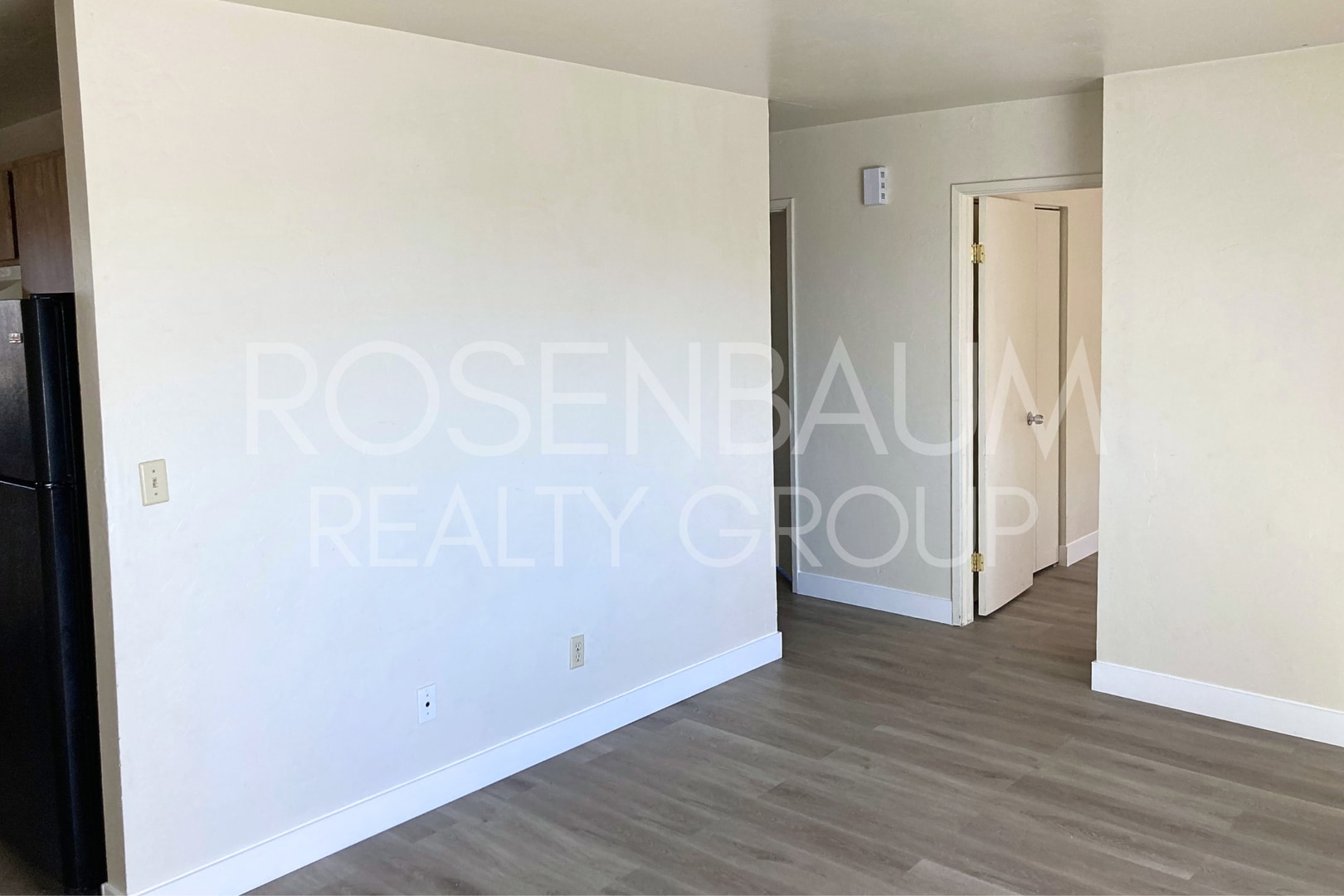 Building Photo - Charming 2-bedrooms, 1-bath upstairs apartment in the heart of Prescott Valley!