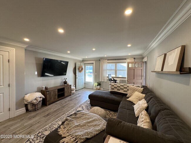 Building Photo - 1501 Ocean Ave N