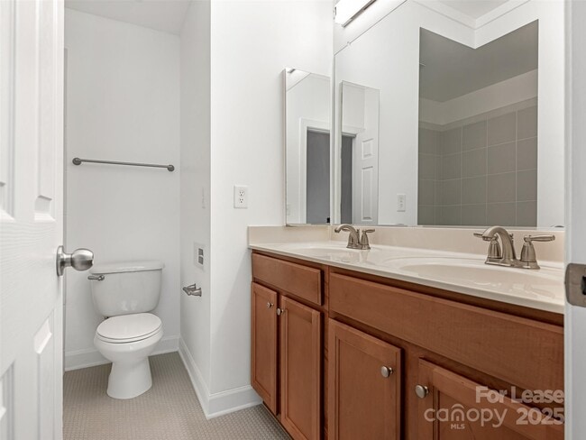 Building Photo - 1530 S Church St