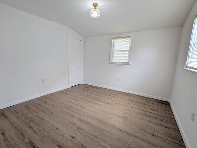 Building Photo - 309 Grand Ave