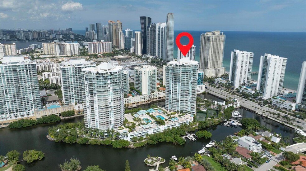 Primary Photo - 16400 Collins Ave