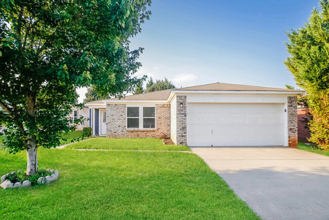 Primary Photo - Cute Brick Home