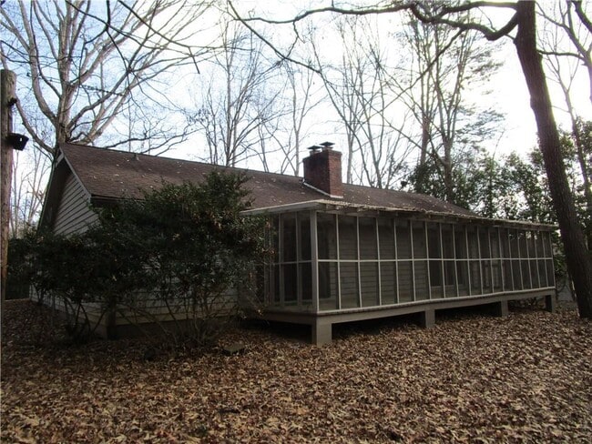 Building Photo - 3730 Newport Dr