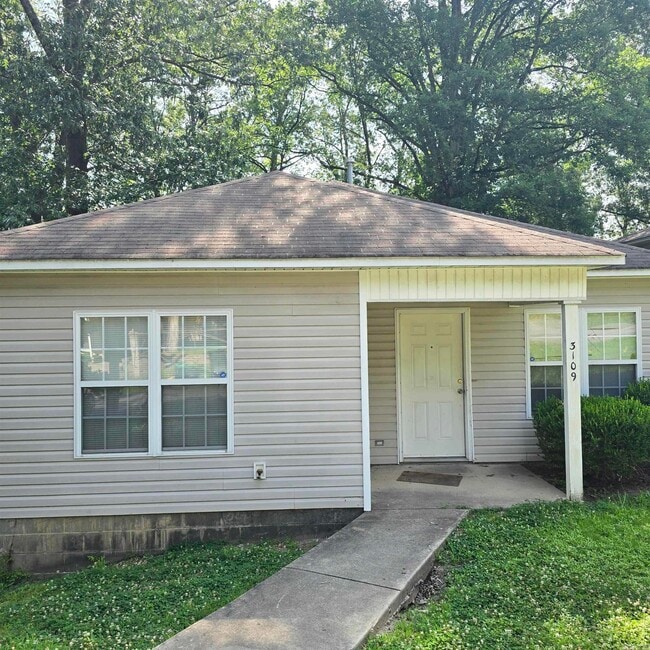 Primary Photo - 3109 Zion St