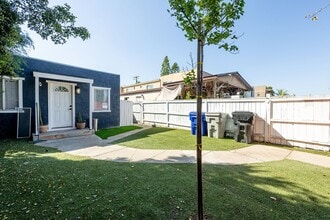 Building Photo - Awesome 2 Bed 1 Bath Remodeled House with Gated Front Yard