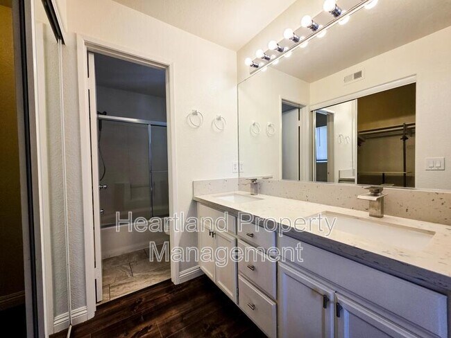 Building Photo - 11847 Spruce Run Dr