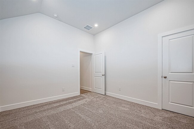 Building Photo - 4934 Finns Lndg St