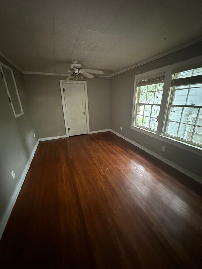 Building Photo - Broadmoor 3 Bedroom