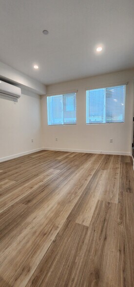 Building Photo - 1345 Seward St