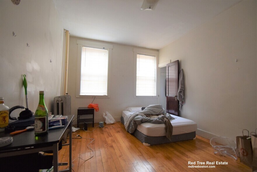 Building Photo - 16 Copenger St