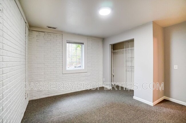 Building Photo - 4211 S Terrace View St