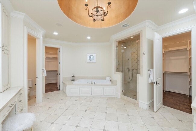 Building Photo - 4311 Brookview Dr