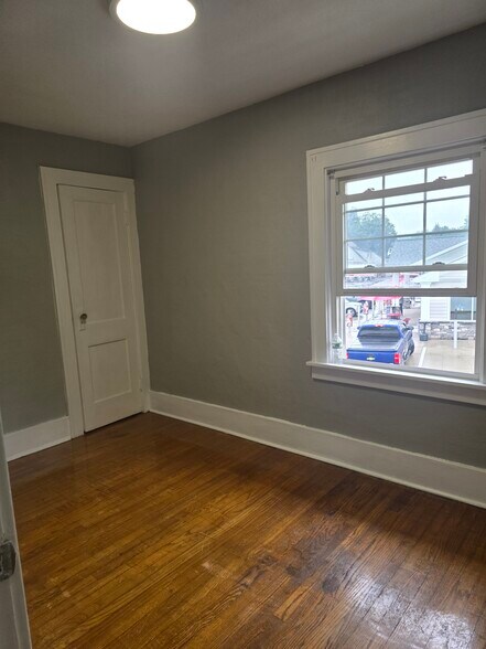 Building Photo - 101 Woodlawn Ave W
