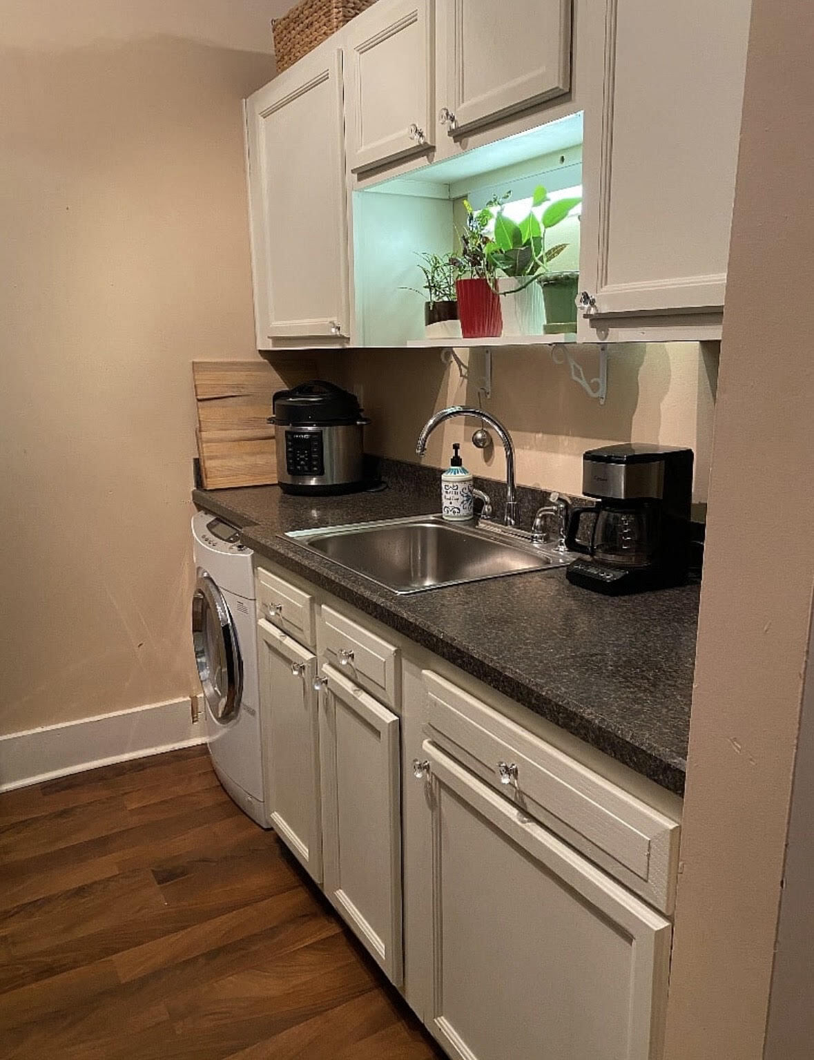 Building Photo - 124 E Oak St