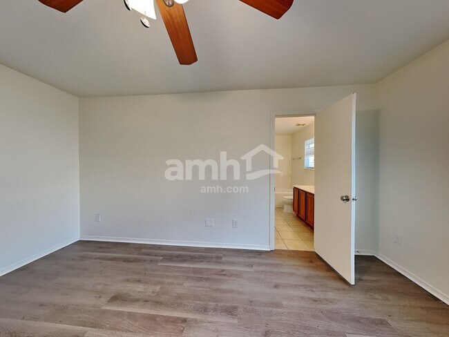 Building Photo - 2803 Seastrand Ln