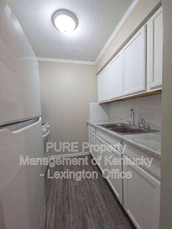Building Photo - 1685 Alexandria Dr