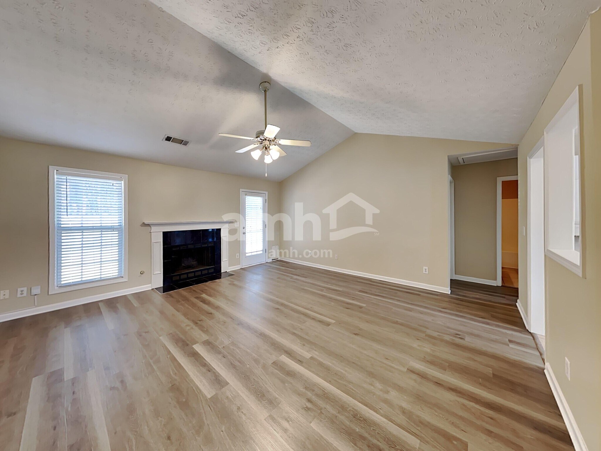 Building Photo - 7102 Independence Dr