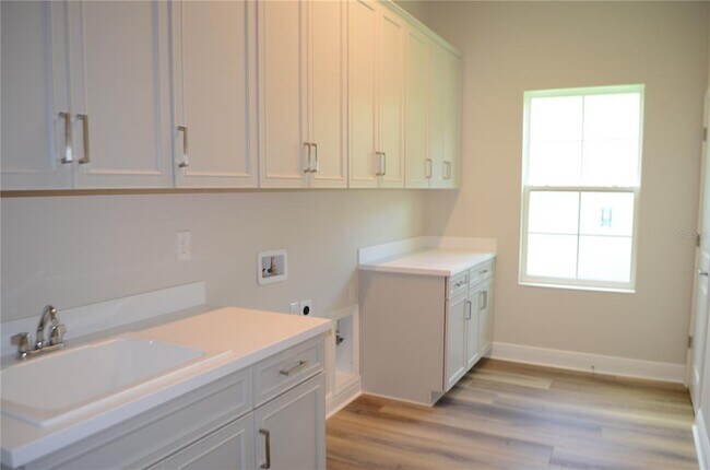Building Photo - 35436 Big Hawk Dr