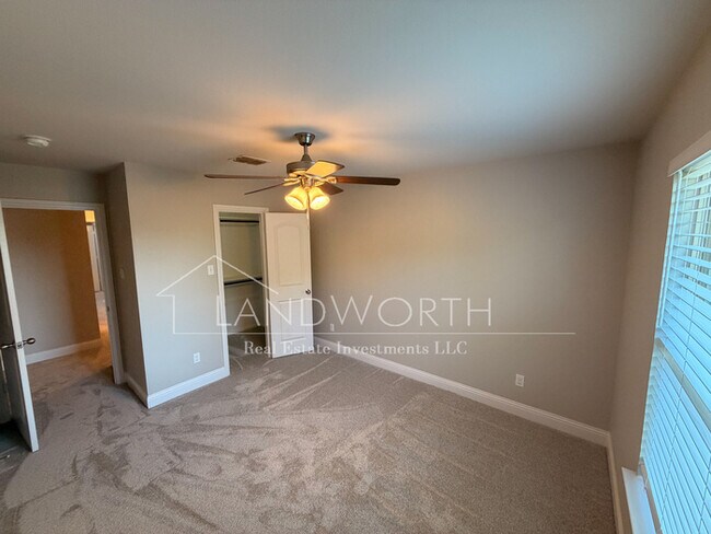 Building Photo - 4604 Angus Dr