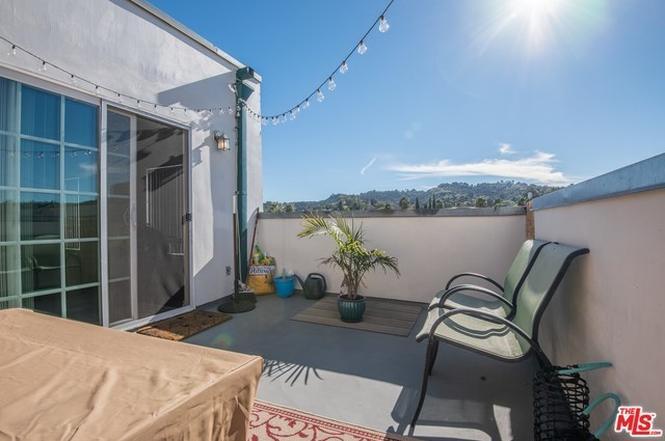 Building Photo - 4343 Ventura Canyon Ave