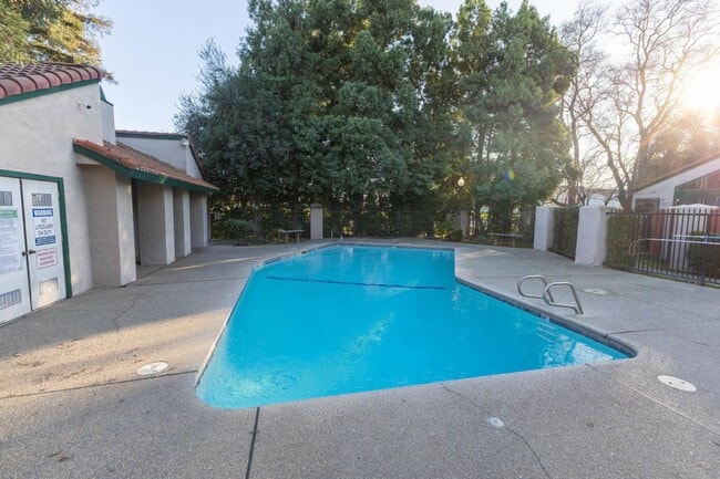 Building Photo - 5965 E Shields Ave