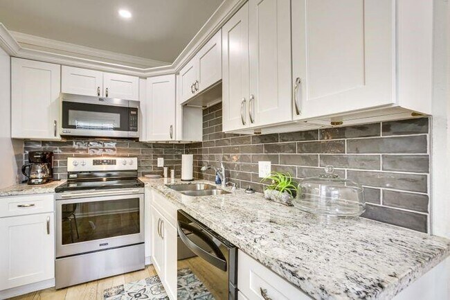 Building Photo - 2100 Philip St