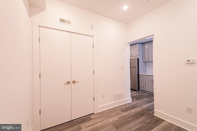 Building Photo - 1245 Ridge Ave