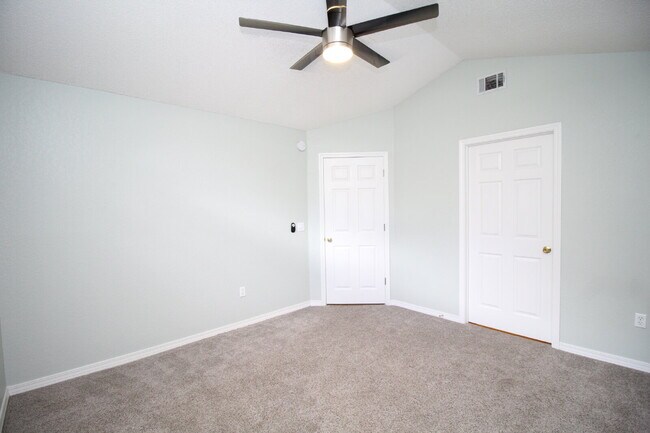 Building Photo - Spacious Oak Meadows Home in Milton with Multiple Living Areas, Fenced Yard & 1/2 Off First Month...