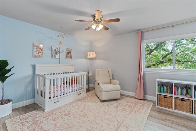 Building Photo - 3112 Val Dr