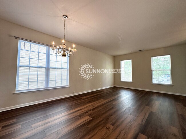 Building Photo - 4 Bed 2.5 Bath in Old Stone Crossing