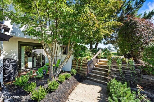 Building Photo - 85 Tower Hill Dr